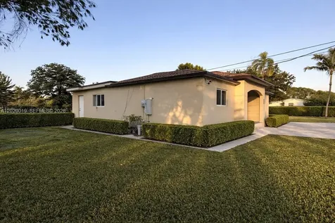 2295 NW 115th Street Miami FL 33167