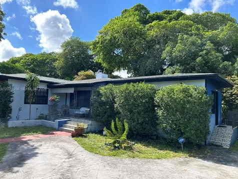 535 NE 129th Street North Miami FL 33161