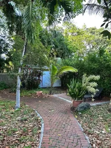 535 NE 129th Street North Miami FL 33161