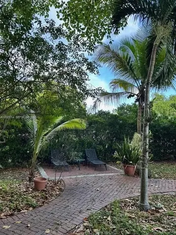 535 NE 129th Street North Miami FL 33161