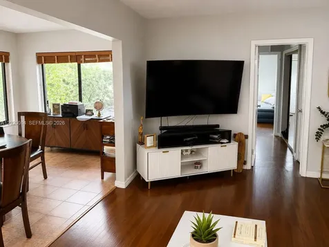 535 NE 129th Street North Miami FL 33161