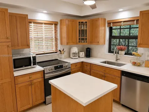 535 NE 129th Street North Miami FL 33161