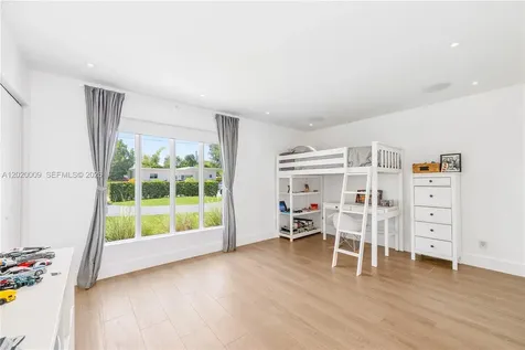 465 NE 112th Street Miami FL 33161