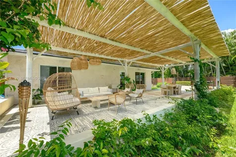 465 NE 112th Street Miami FL 33161