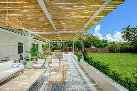 465 NE 112th Street Miami FL 33161