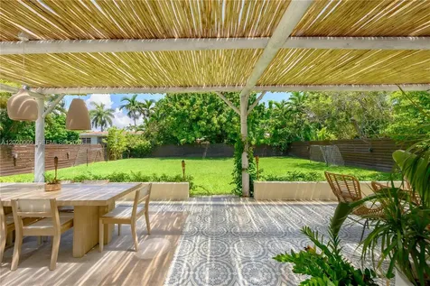 465 NE 112th Street Miami FL 33161