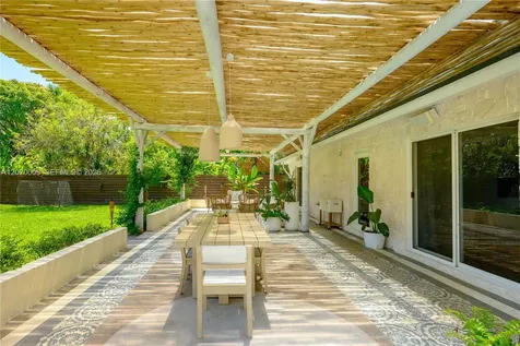 465 NE 112th Street Miami FL 33161