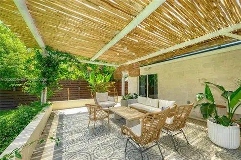 465 NE 112th Street Miami FL 33161