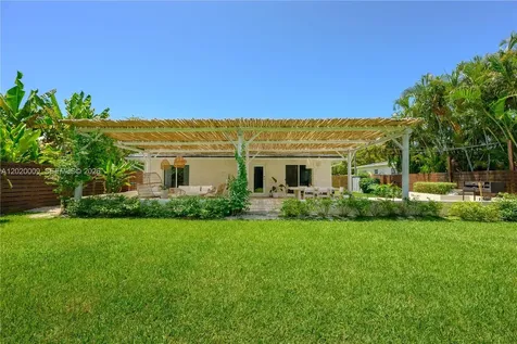 465 NE 112th Street Miami FL 33161
