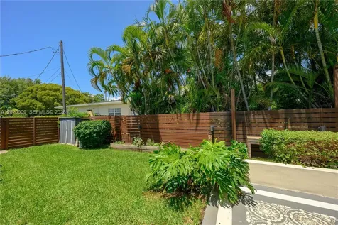 465 NE 112th Street Miami FL 33161