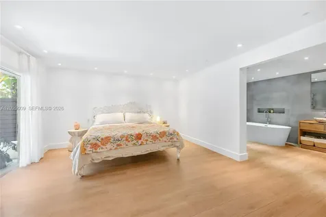 465 NE 112th Street Miami FL 33161