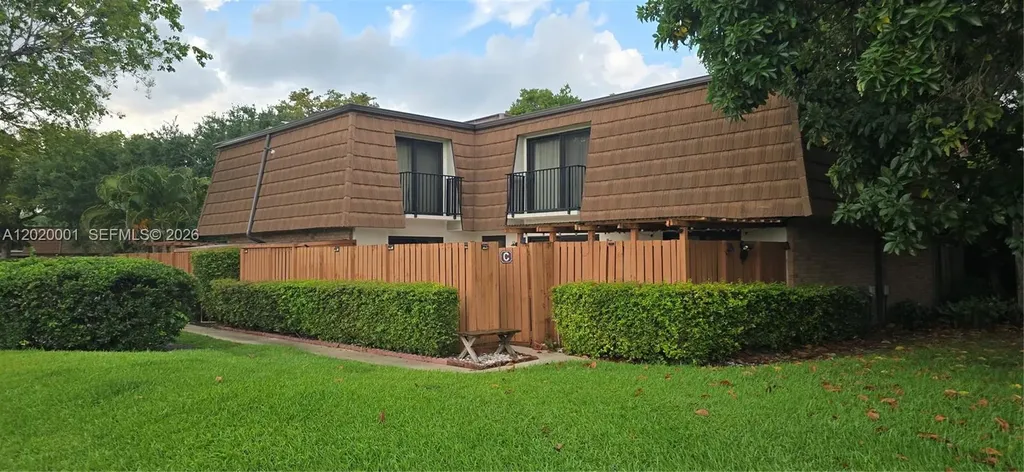 9111C SW 20th Street Davie FL 33324