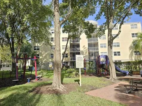 8100 Geneva Court Doral FL 33166
