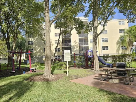 8100 Geneva Court Doral FL 33166