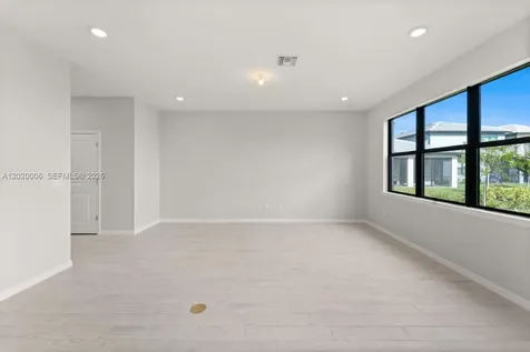 4492 Tacoma Park Drive Oakland Park FL 33309