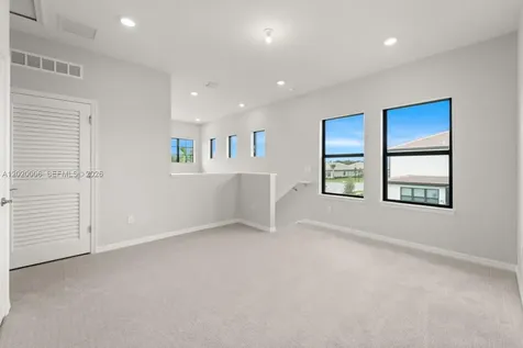 4492 Tacoma Park Drive Oakland Park FL 33309