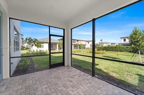 4492 Tacoma Park Drive Oakland Park FL 33309