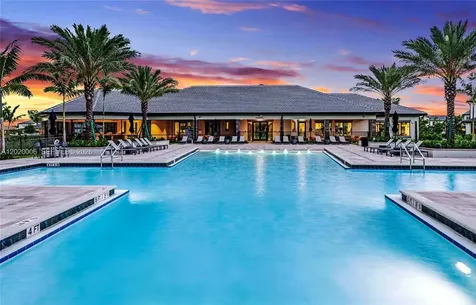 4492 Tacoma Park Drive Oakland Park FL 33309