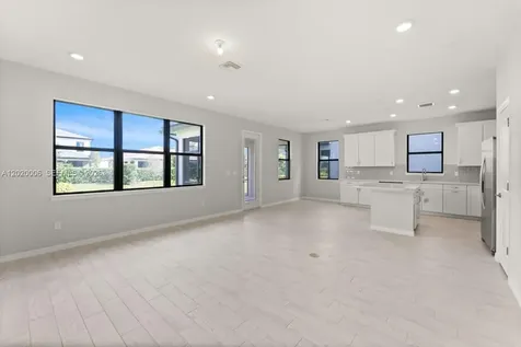 4492 Tacoma Park Drive Oakland Park FL 33309