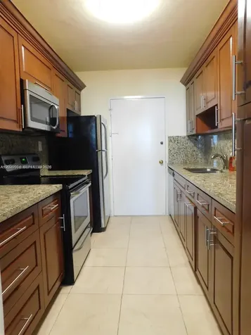 5401 Collins Avenue Miami Beach FL 33140