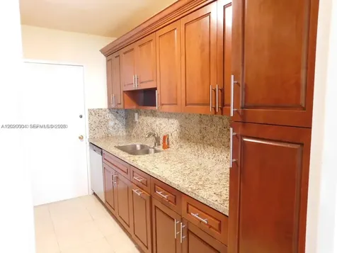 5401 Collins Avenue Miami Beach FL 33140