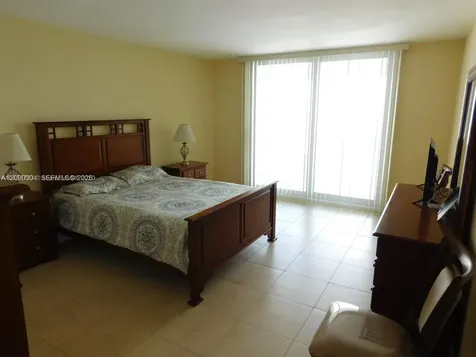 5401 Collins Avenue Miami Beach FL 33140