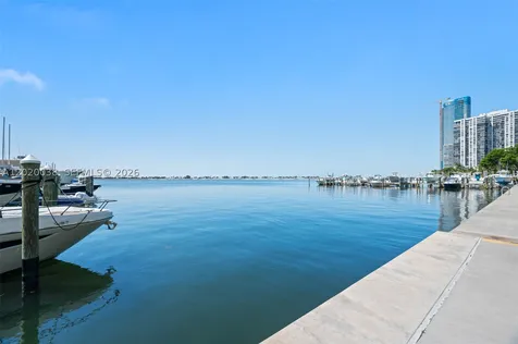 1901 Brickell Avenue Miami FL 33129