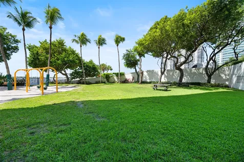 1901 Brickell Avenue Miami FL 33129