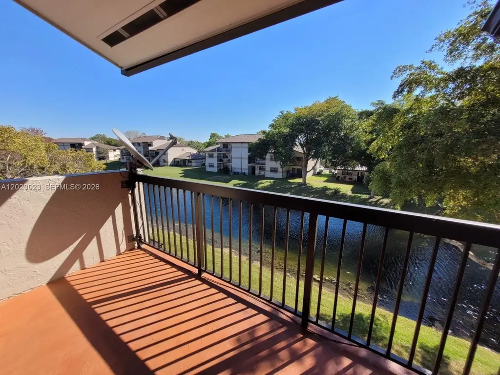 9972 Nob Hill Place Sunrise FL 33351