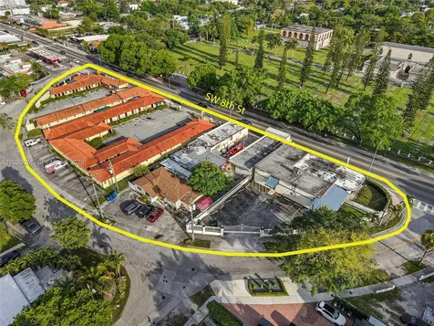 4445 SW 8th Street Miami FL 33134