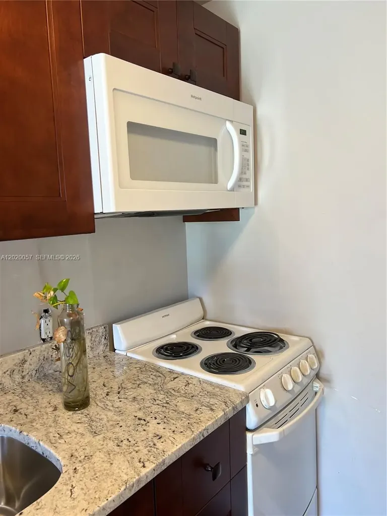 1001 S 22nd Court Hollywood FL 33020