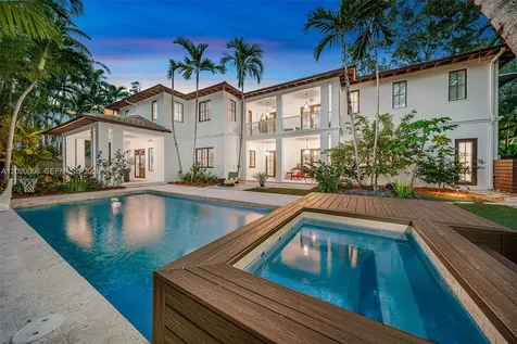 4196 S Douglas Road Miami FL 33133