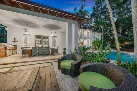 4196 S Douglas Road Miami FL 33133