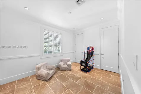 4196 S Douglas Road Miami FL 33133