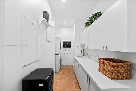 4196 S Douglas Road Miami FL 33133
