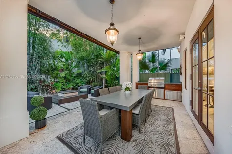 4196 S Douglas Road Miami FL 33133