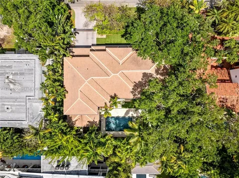 4196 S Douglas Road Miami FL 33133