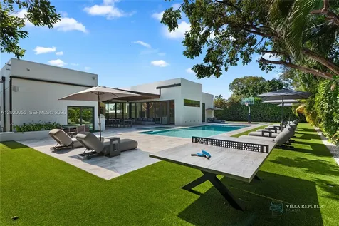 1941 NE 196th Terrace Miami FL 33179
