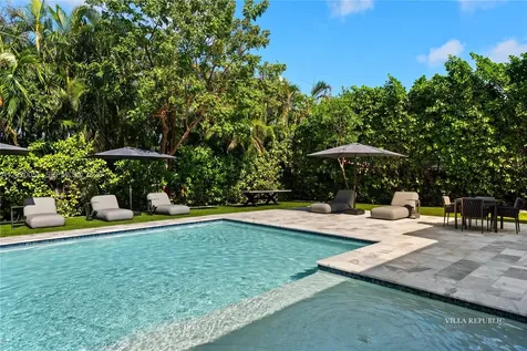 1941 NE 196th Terrace Miami FL 33179