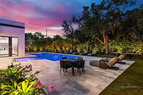 1941 NE 196th Terrace Miami FL 33179