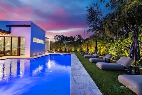 1941 NE 196th Terrace Miami FL 33179