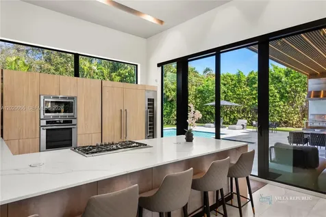 1941 NE 196th Terrace Miami FL 33179