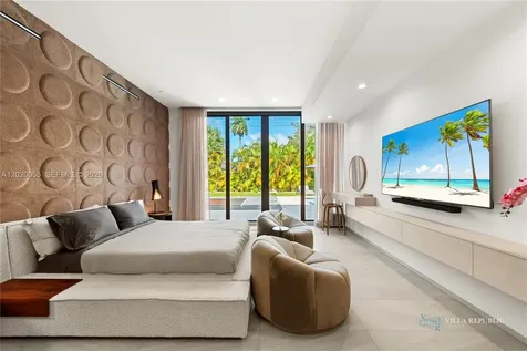 1941 NE 196th Terrace Miami FL 33179