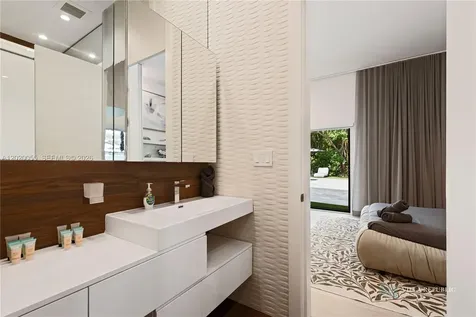 1941 NE 196th Terrace Miami FL 33179
