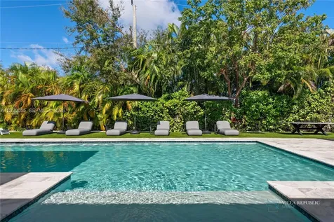 1941 NE 196th Terrace Miami FL 33179
