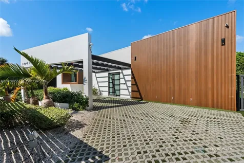 1941 NE 196th Terrace Miami FL 33179