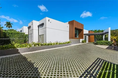 1941 NE 196th Terrace Miami FL 33179