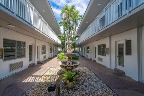 7640 Carlyle Avenue Miami Beach FL 33141