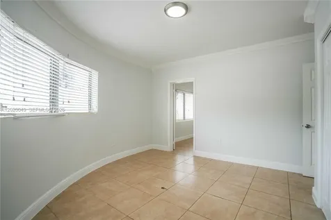 7640 Carlyle Avenue Miami Beach FL 33141
