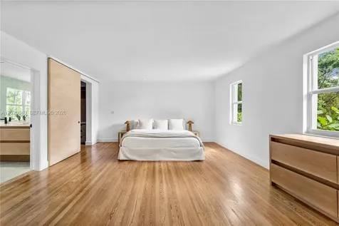 5812 Alton Road Miami Beach FL 33140